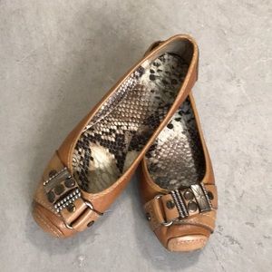 🌼3/$30🌼 GIANNI BINI Leather Studded Flats